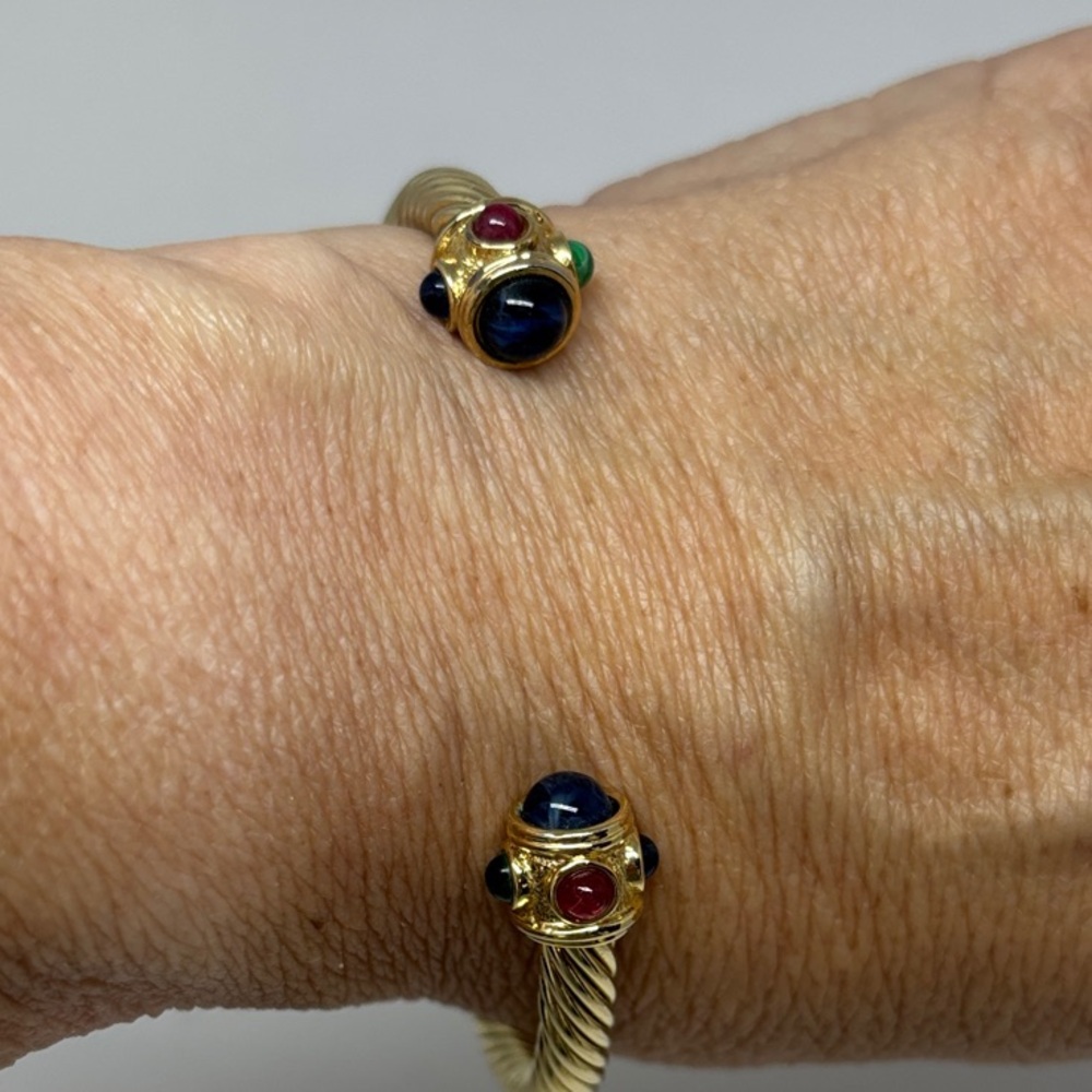 Elegant Gold-Toned Twisted Bangle with Multicolor Cabochon ‘Jewels’ - Picture 3 of 13